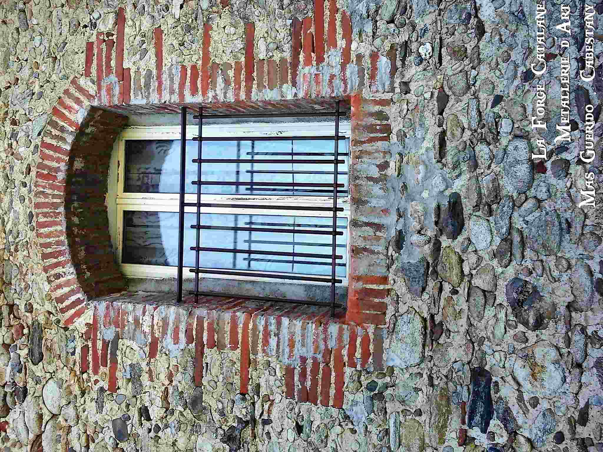 garde corps barreaudage droit trou renfle forge catalane 4.jpg